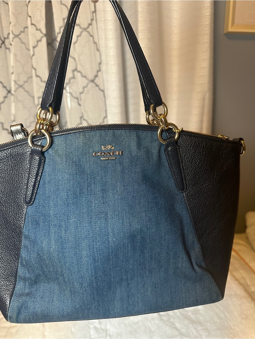 Coach Kelsey Crossbody Satchel Denim Colorblock Black Pebbled
Leather F26159